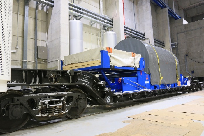 На площадку ИАЭС поставлены первые модифицированные контейнеры для ОЯТ.